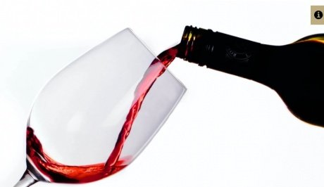 Стоматолог Лосев предостерег от употребления вина и соевого соуса из-за пожелтения зубов